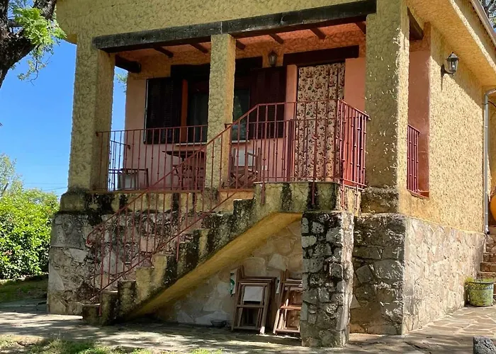 Robles 5 Estrellas De Calidad * Colmenar de Montemayor