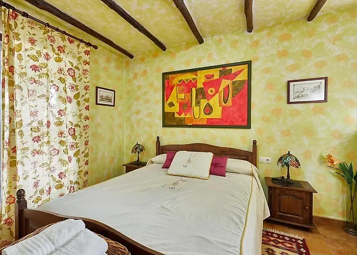 Robles 5 Estrellas De Calidad * Colmenar de Montemayor