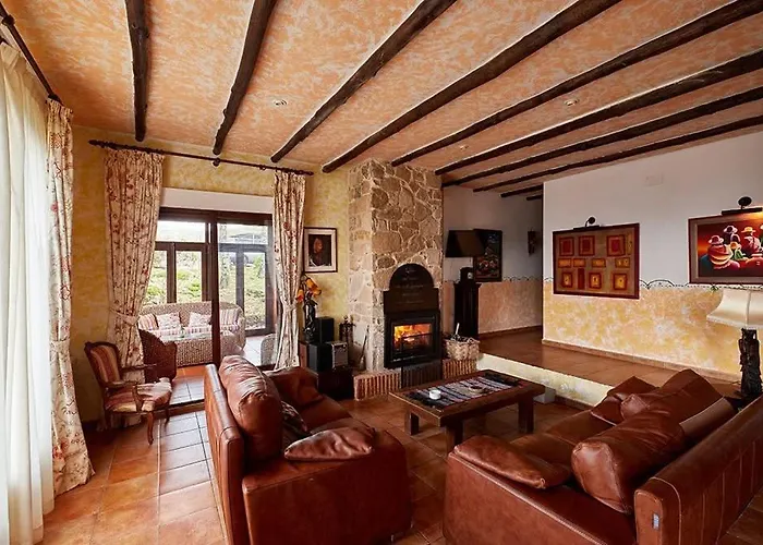 Robles 5 Estrellas De Calidad * Colmenar de Montemayor